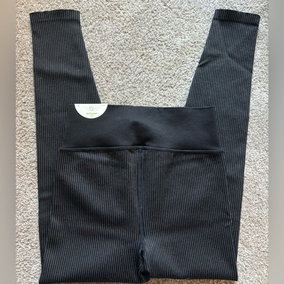 Aerie OFFLINE Ribbed 7/8 Leggings - Picture 2 of 3